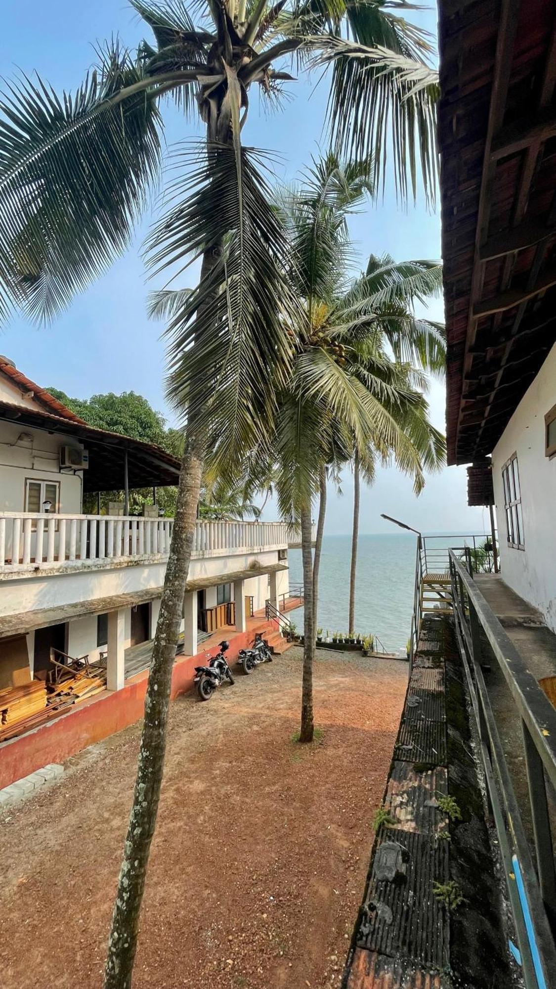 Manshore Bay Kannur Buitenkant foto